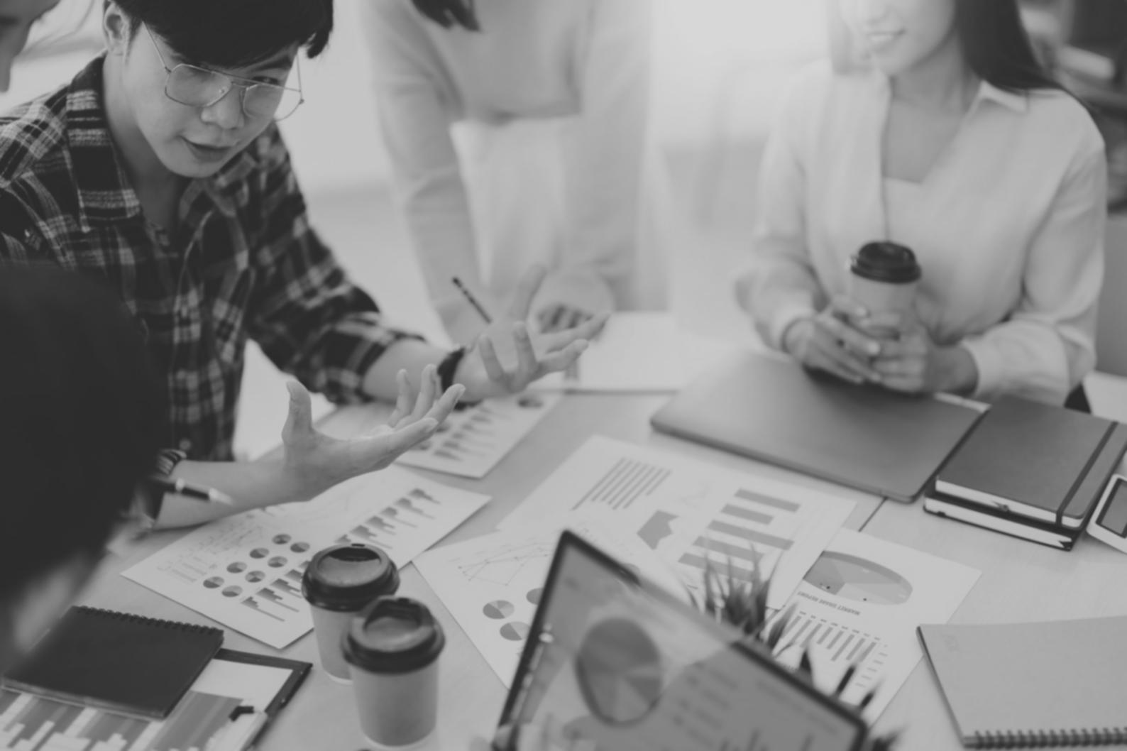 Students preparing for online seminar